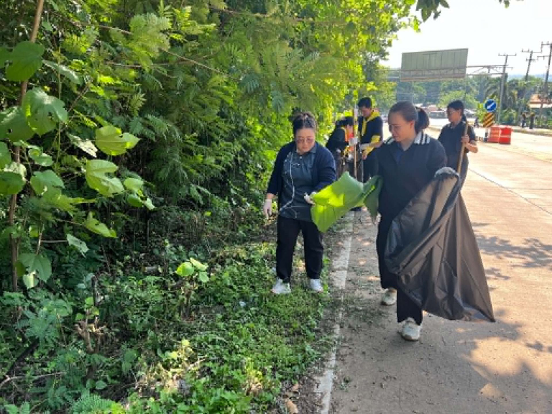 โครงการจิตอาสาปรับปรุงภูมิทัศน์และพัฒนาสิ่งแวดล้อม